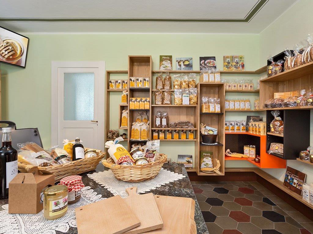 Image 3 - Negozio Sapori Nostrani Val Magia