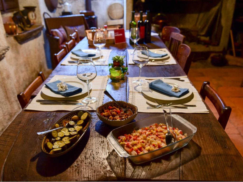 Image 0 - Swiss Tavolata - Cristina Albertoni