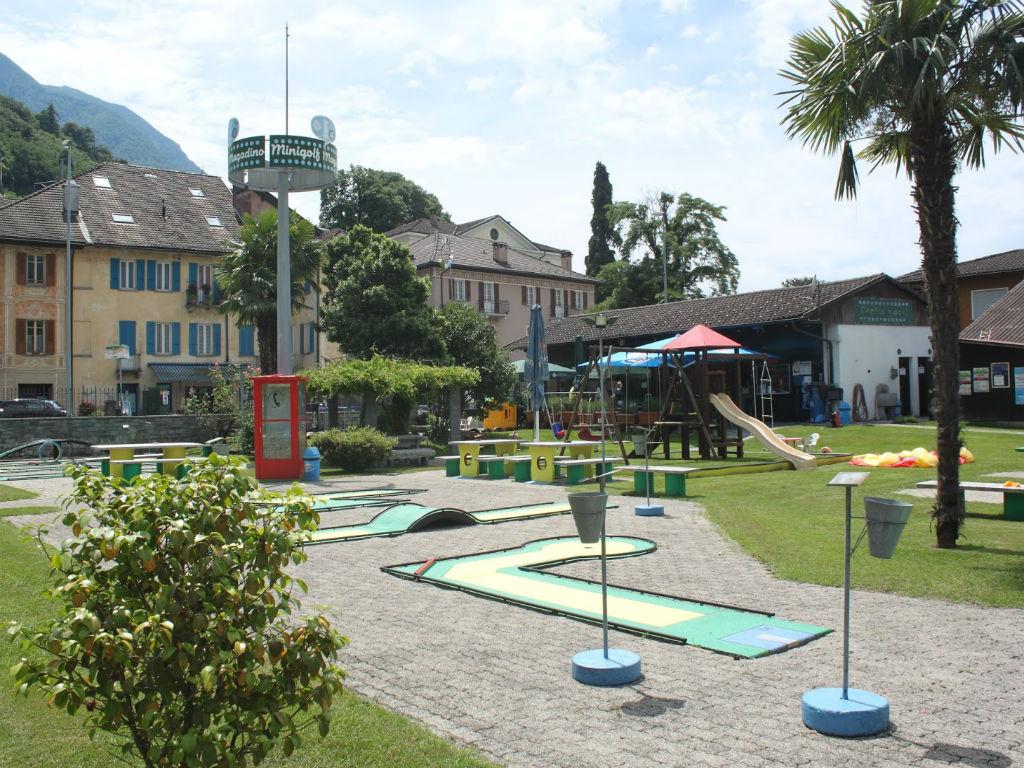 Image 0 - Minigolf Magadino