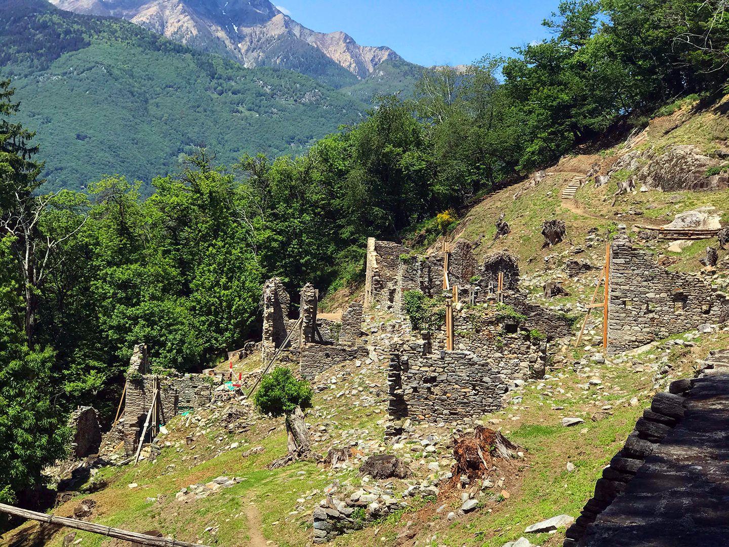 Image 4 - Rovine del villaggio di Prada