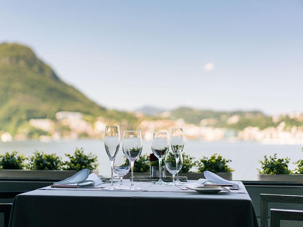 Image 2 - «Bottoni» von Erbsencreme und Hummer Stückchen - Das Rezept