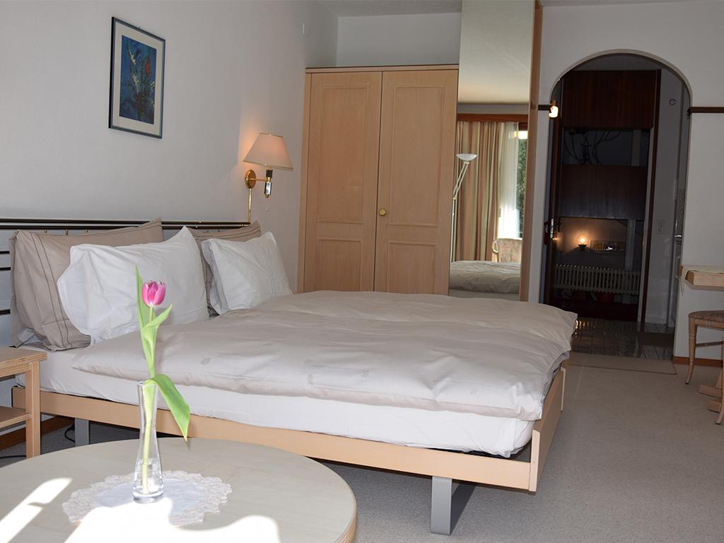 Image 2 - Villa Siesta, Park & Pool Living