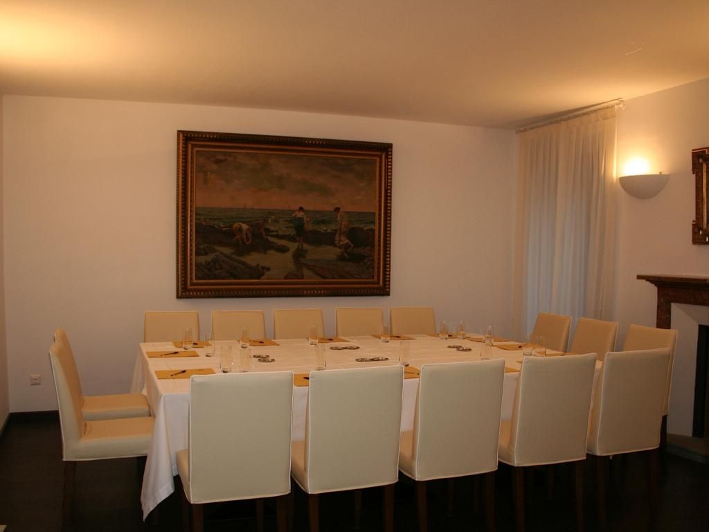 Image 3 - 