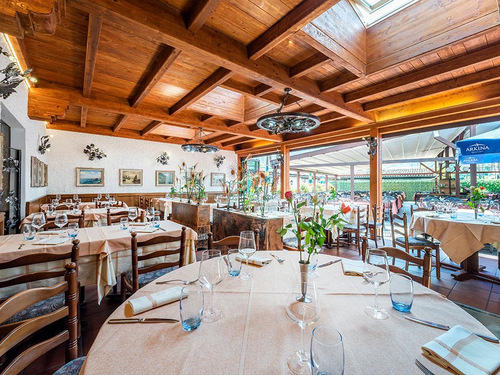 Image 0 - Albergo Ristorante Svizzero