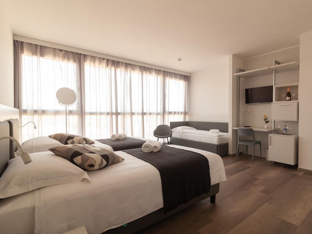 Image 0 - Albergo Milano