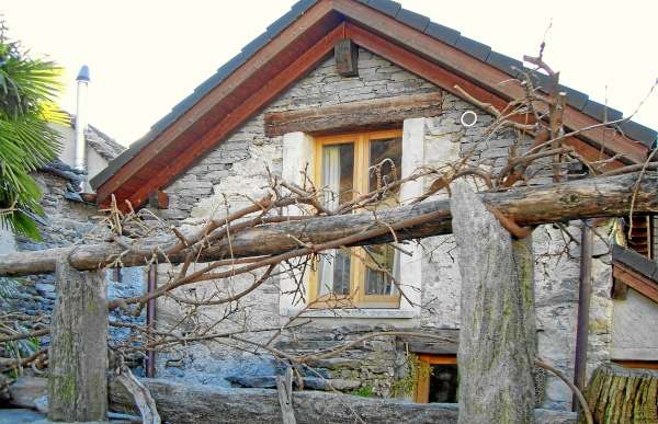 Image 0 - 2 locali, Rustico ticinese 'Piccolo Paradiso', La Caraa d Spíro 6, Maggia, Valle Maggia