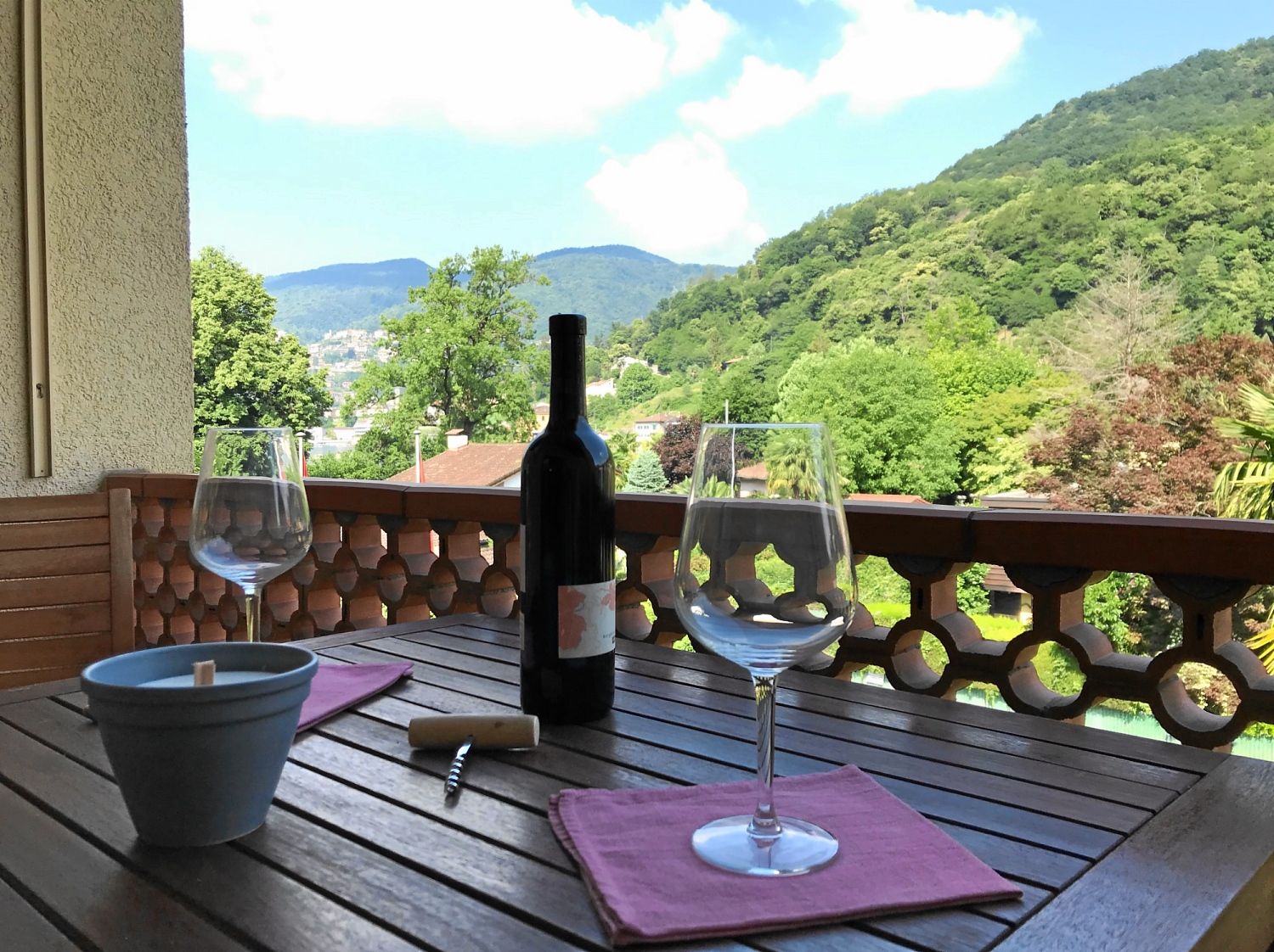 Image 0 - 2,5 room holiday apartment 'Residenza Parcolago', Via San Michele 50, Caslano, Region Lugano