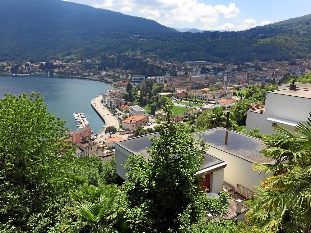 Image 0 - 2,5 room apartment,  'Residenza Nocciolina',  Via ai Ronchi 18, 6988 Ponte Tresa