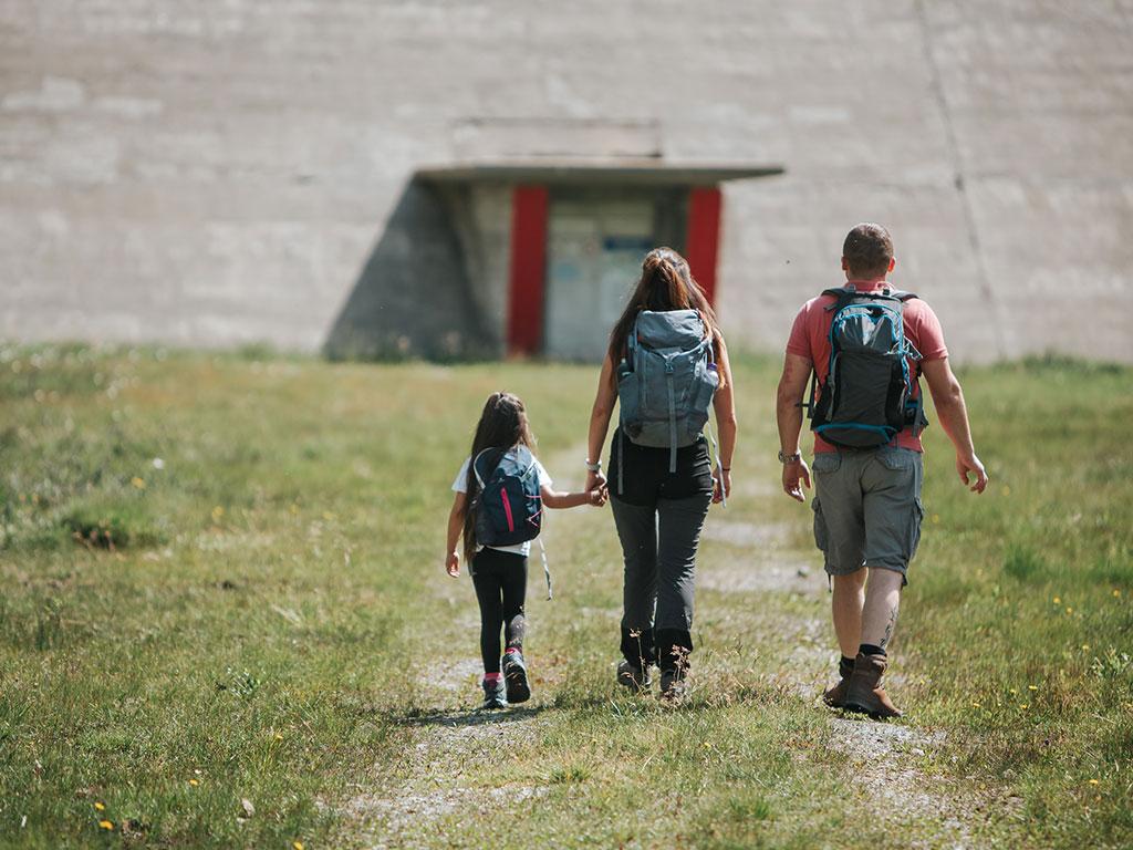 Image 0 - Lehrpfad in der Staumauer Robiei