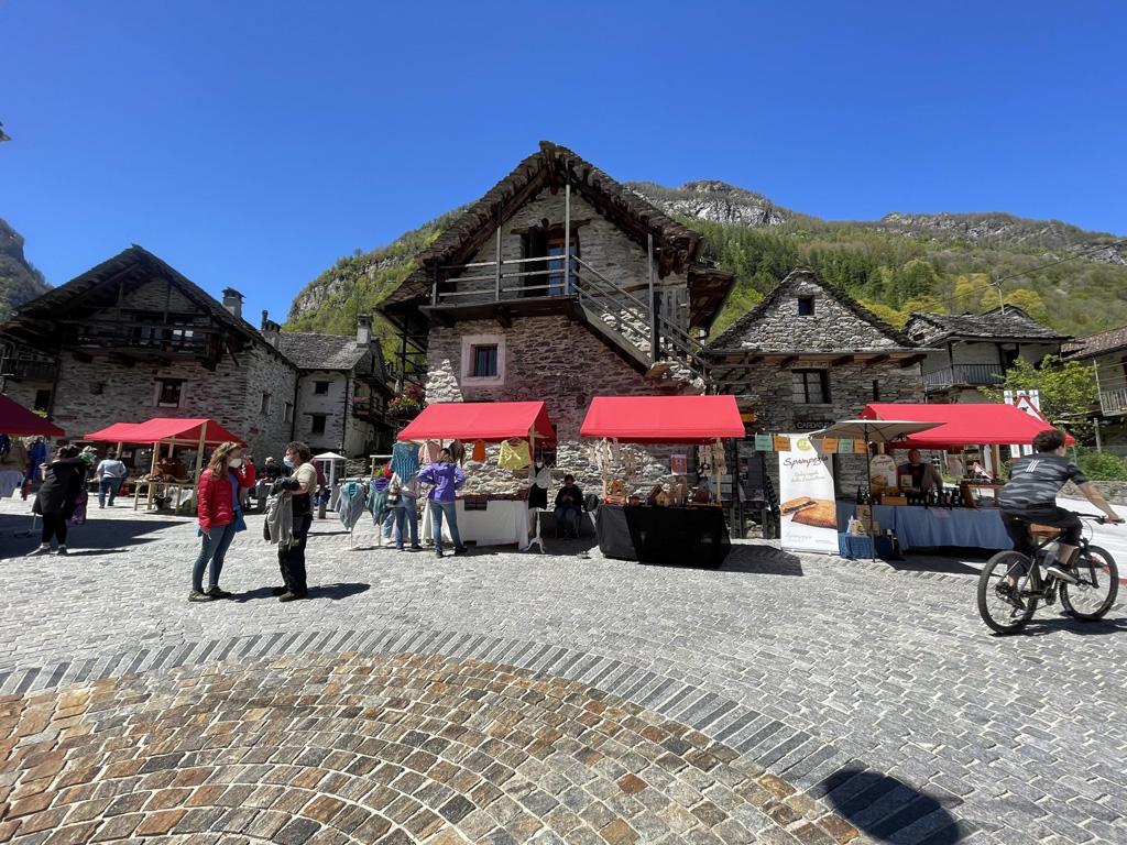 Image 3 - The market of Sonogno