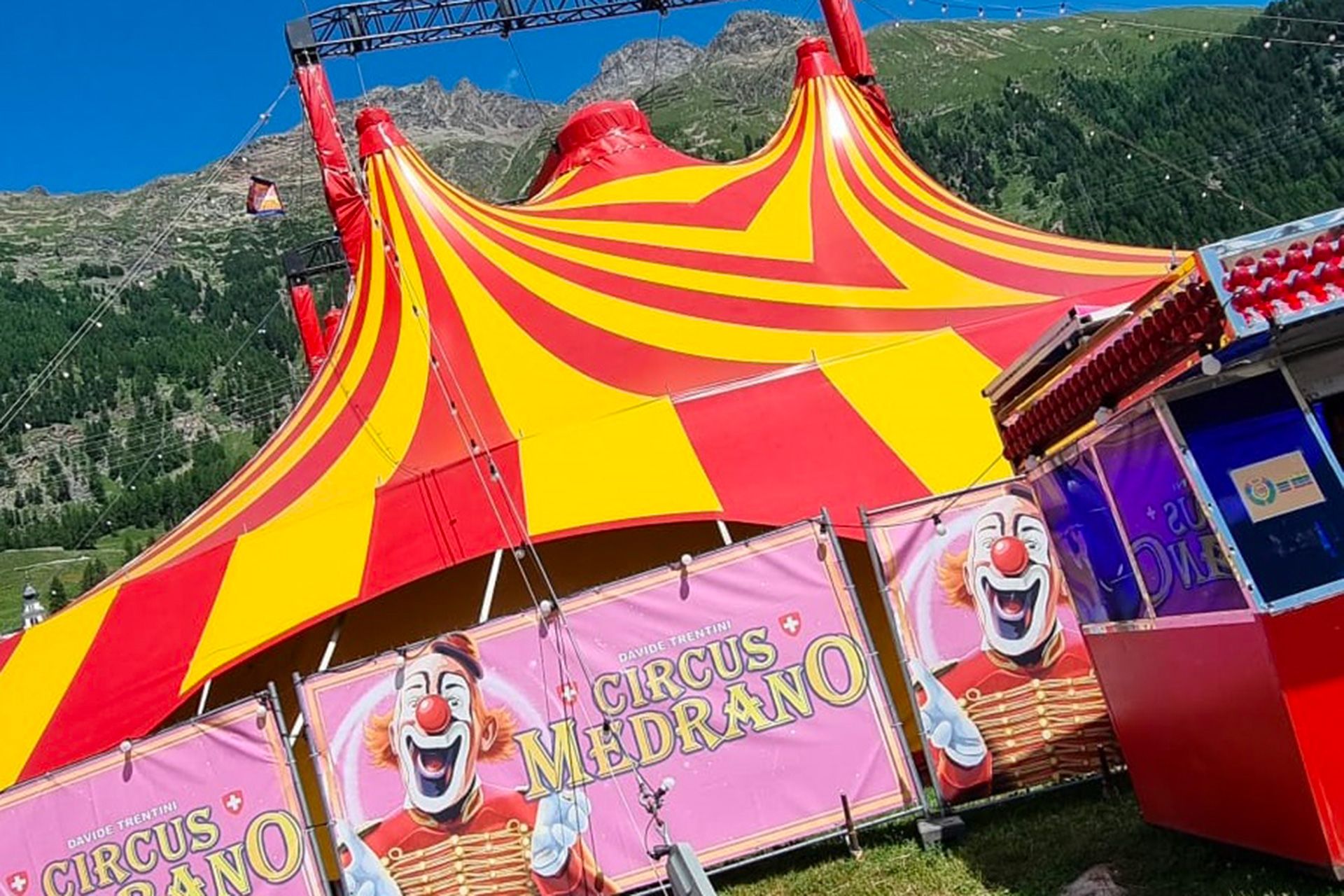 Carousel image 0