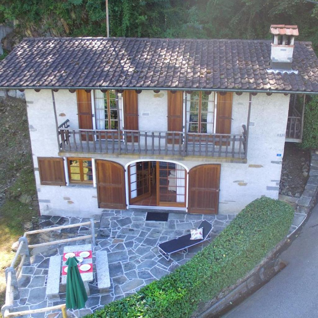 Image 0 - Casa Mathey by HolAp SA