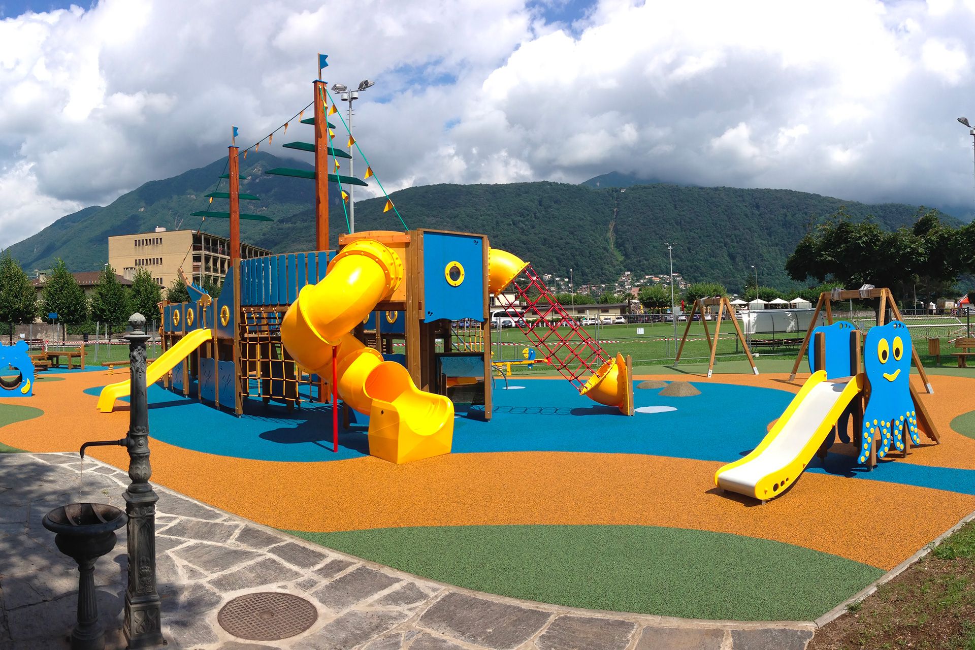 Image 6 - Parco giochi, Melide