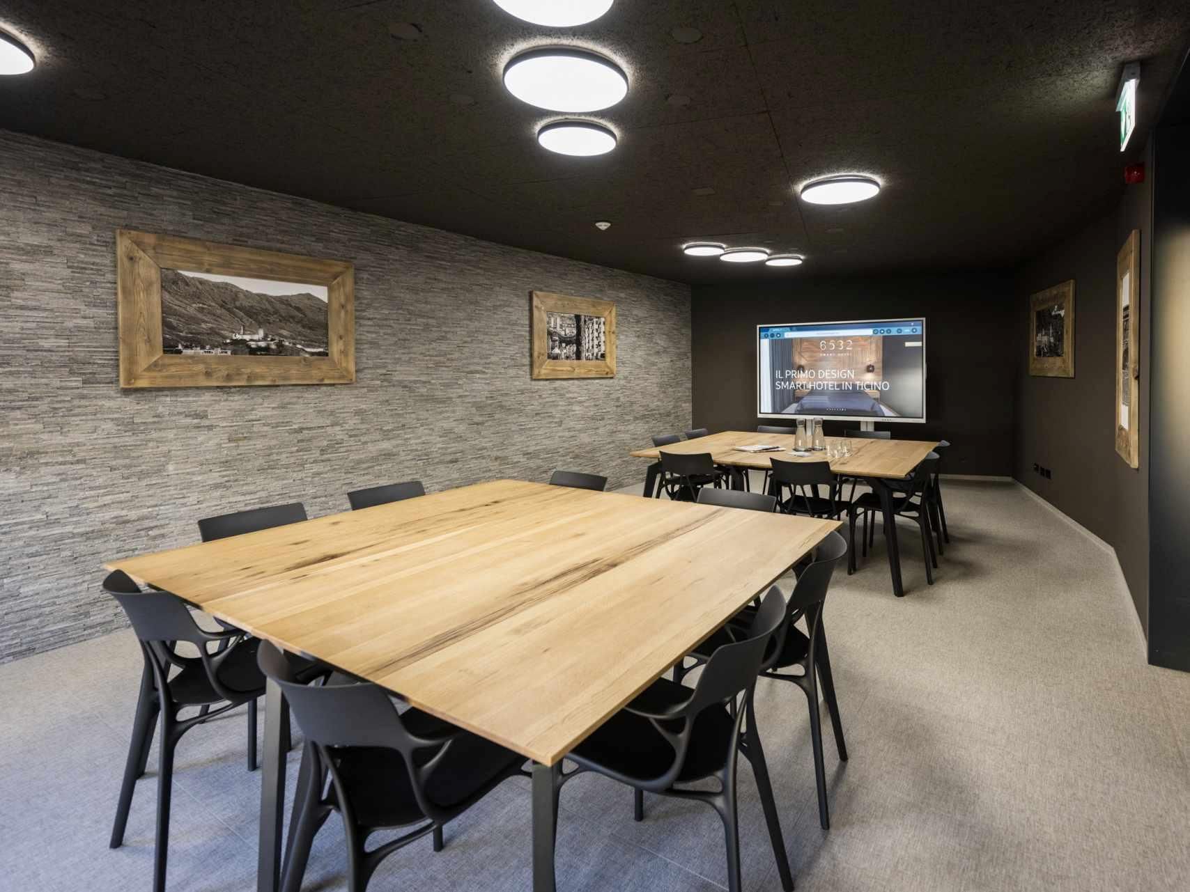 Image 10 - 6532 Smart Hotel