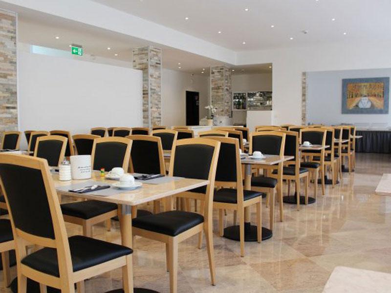 Image 2 - Hotel Luna Garni