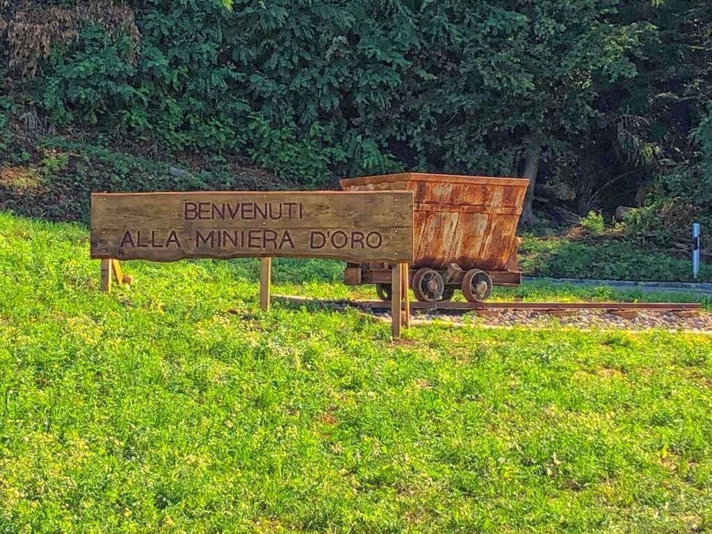 Image 13 - Sessa Goldmine