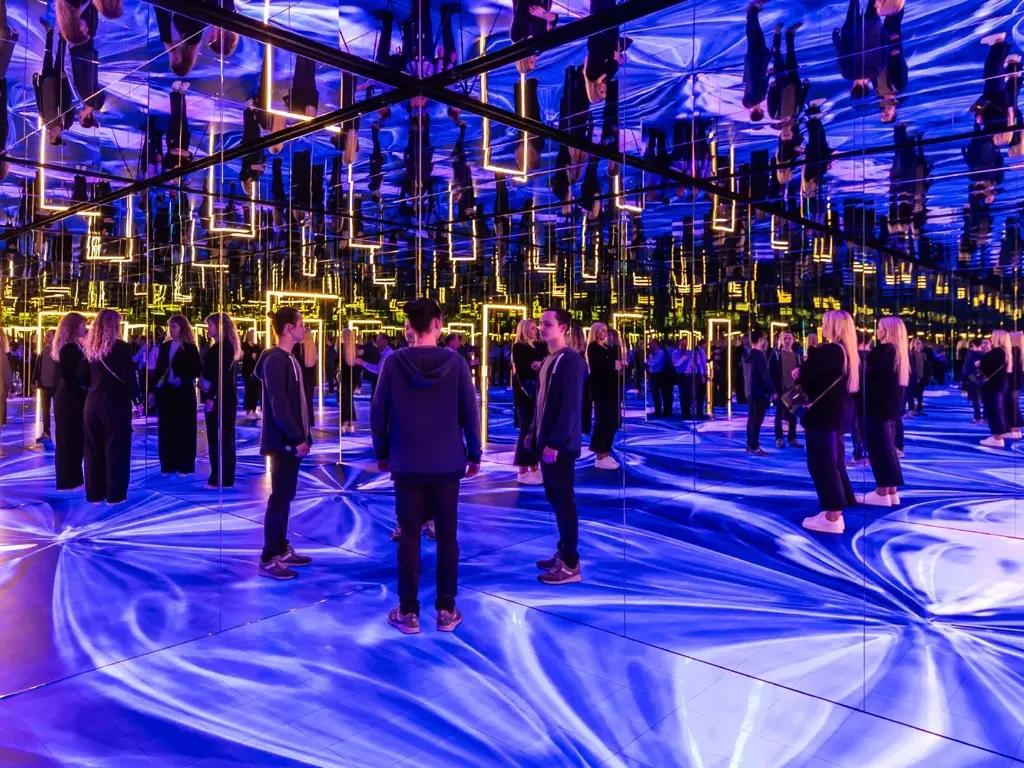 Image 0 - The Sense Gallery