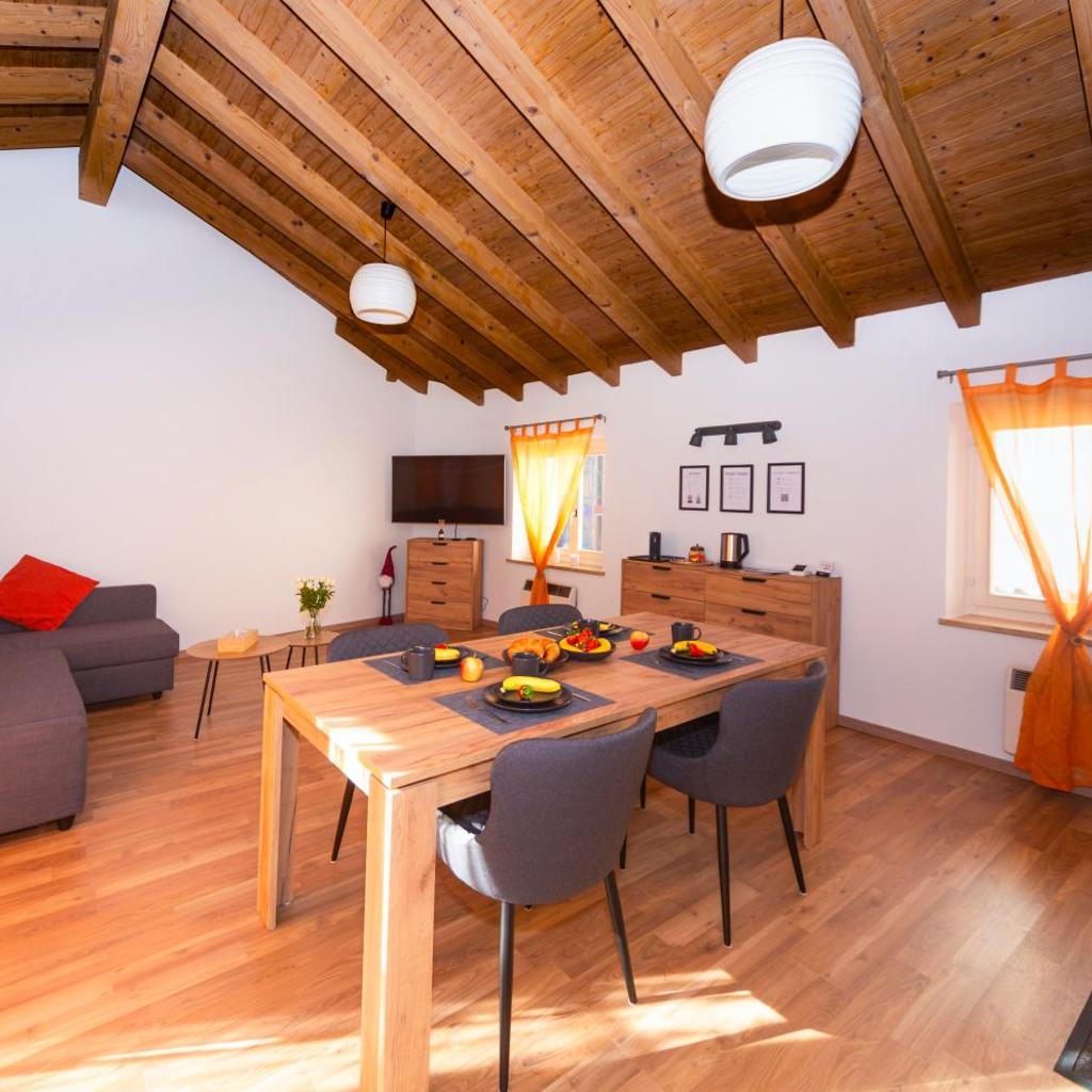 Image 0 - Piazza Grande House