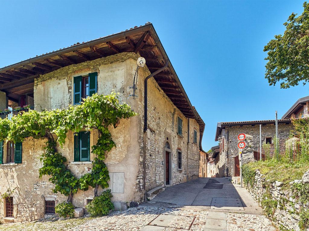 Image 1 - Hike, discover & taste