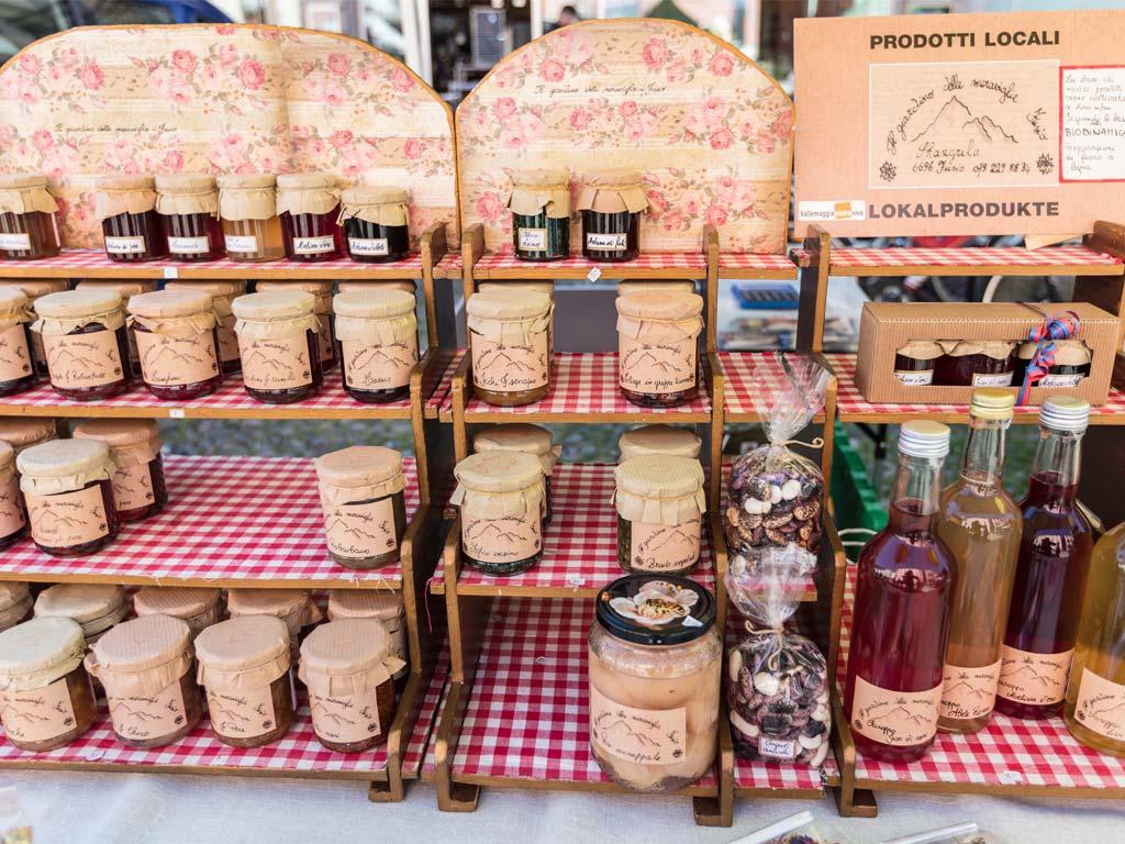 Image 2 - Market in Piazza Grande - Locarno