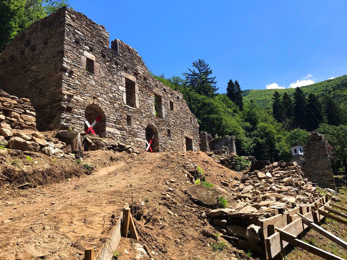 Image 1 - Rovine del villaggio di Prada