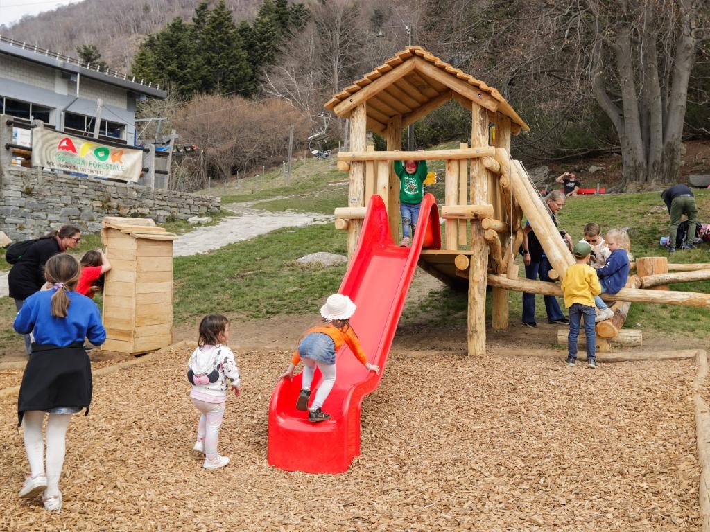 Image 0 - Parco giochi inclusivo