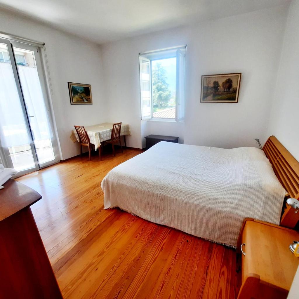Image 0 - Ampie camere Locarno