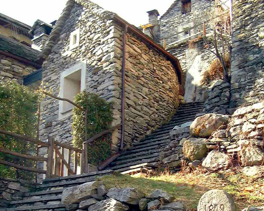 Image 2 - Dorfkern von Corippo