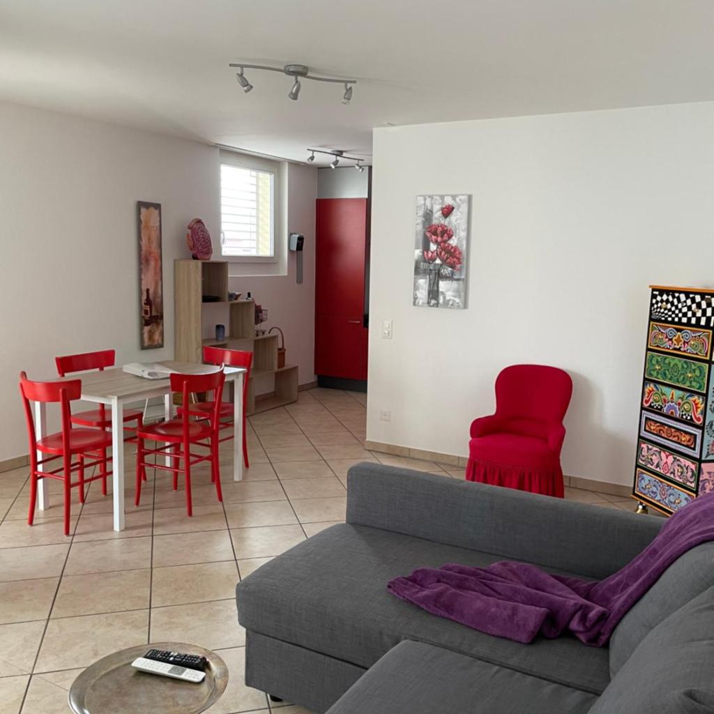 Image 0 - Appartamento 2,5 con piscina nel CUORE di Locarno 463