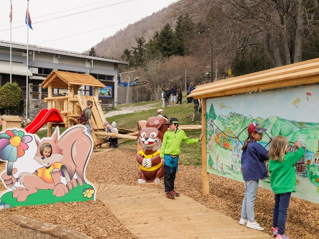 Image 3 - Parco giochi inclusivo