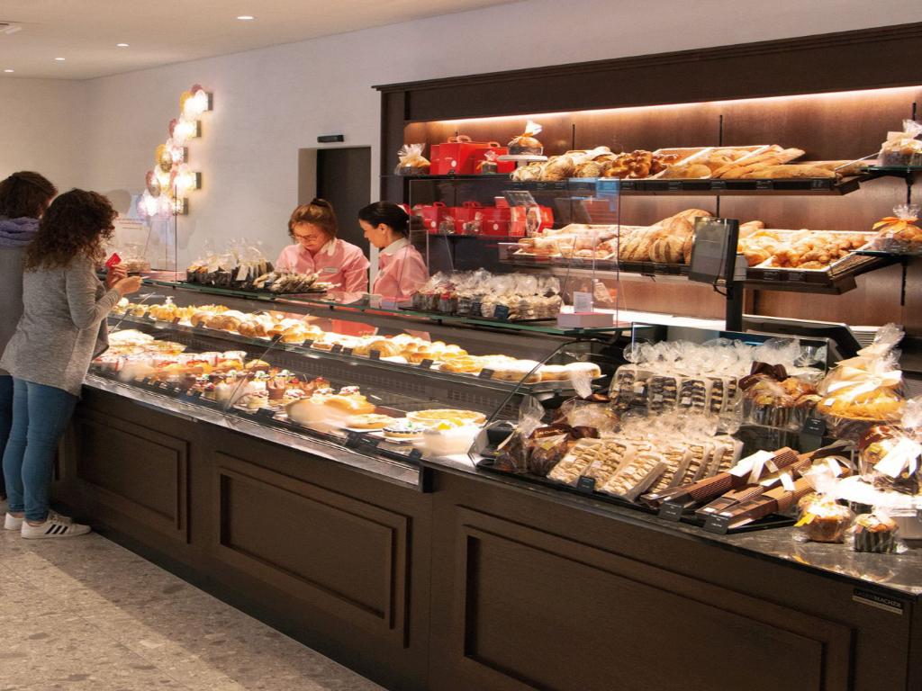 Image 2 - Confiserie & Café Al Porto Bellinzona