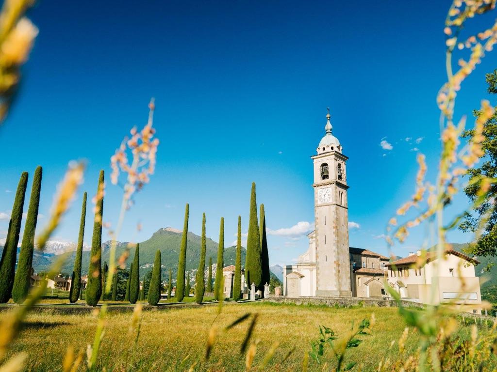 Image 0 - Eglise de S. Abbondio et ossuaire