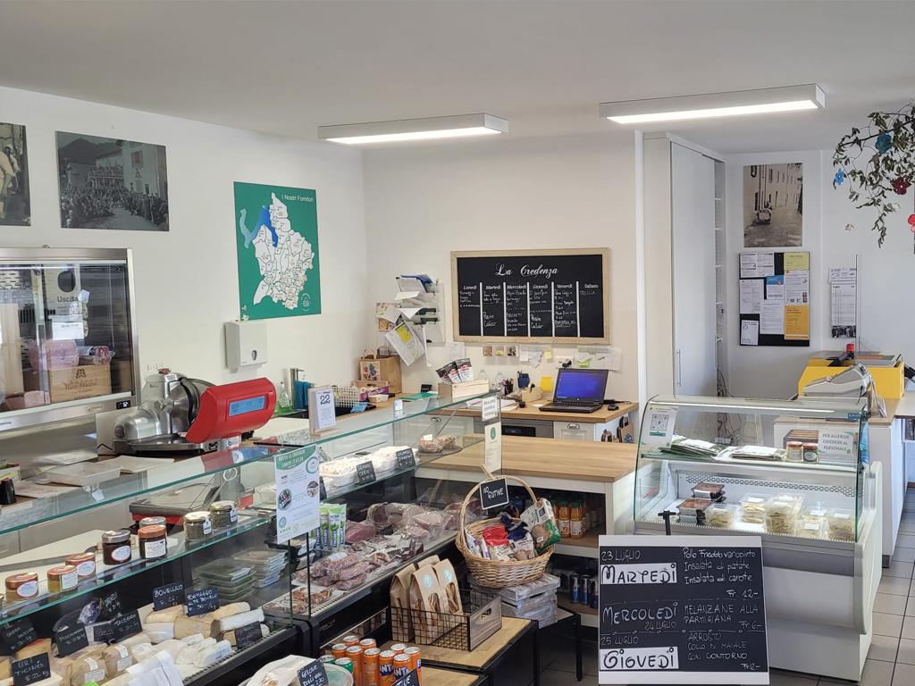 Image 1 - La Credenza