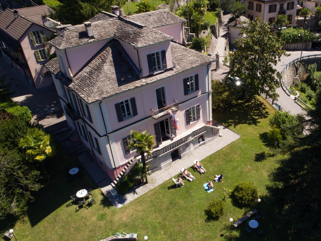 Image 1 - 