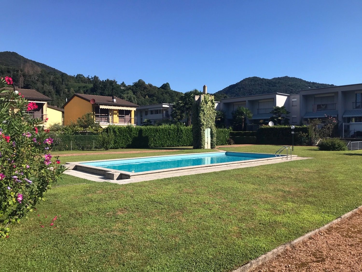 Image 0 - 2,5 room holiday apartment 'Residenza Parco del Sole', Via Camparlungo 26, Caslano, Region Lugano