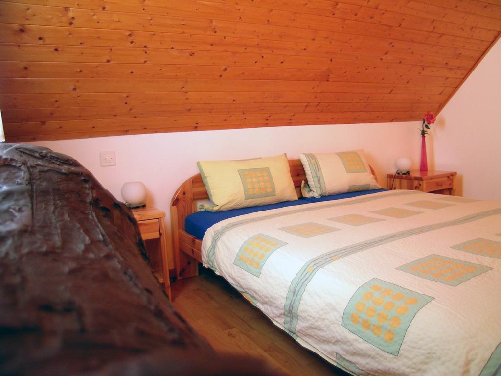 Image 1 - Rosa delle Alpi Garni