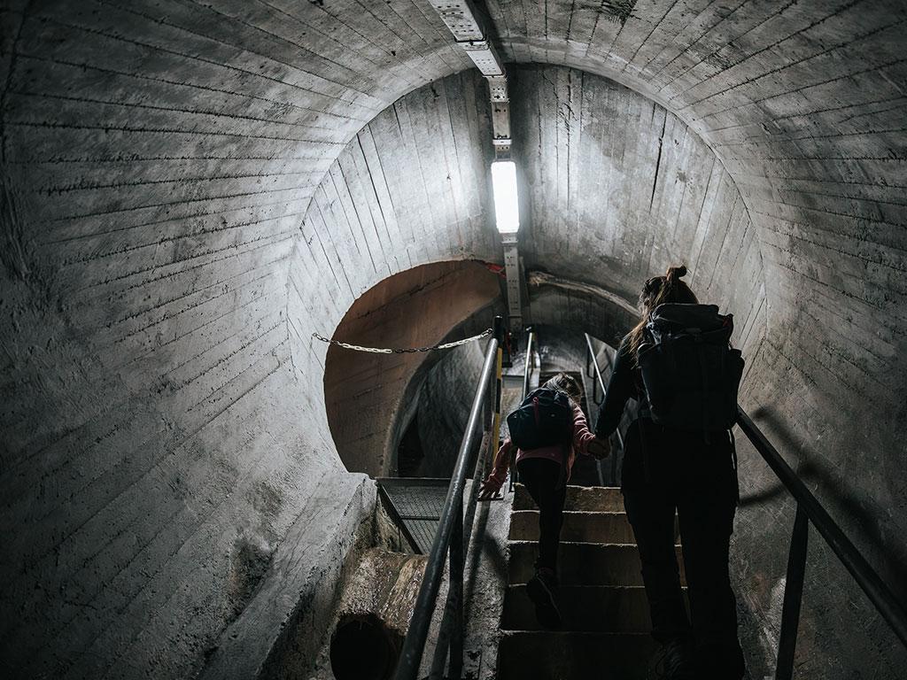 Image 1 - Lehrpfad in der Staumauer Robiei