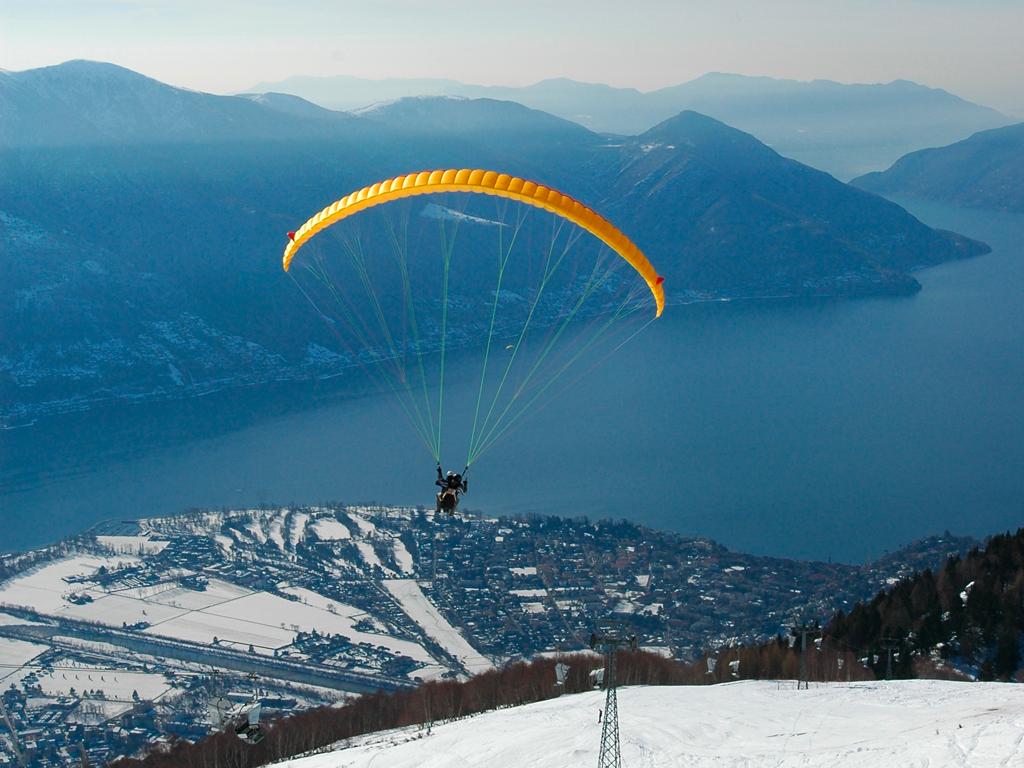 Image 4 - Paragliding