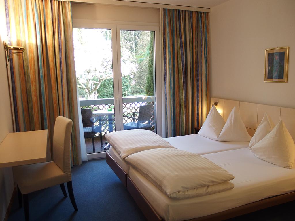 Image 3 - Villa Siesta, Park & Pool Living