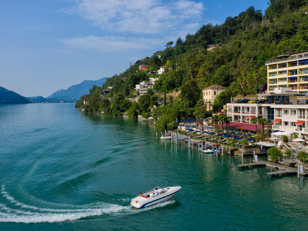 Image 1 - Transport exclusif au Tessin 