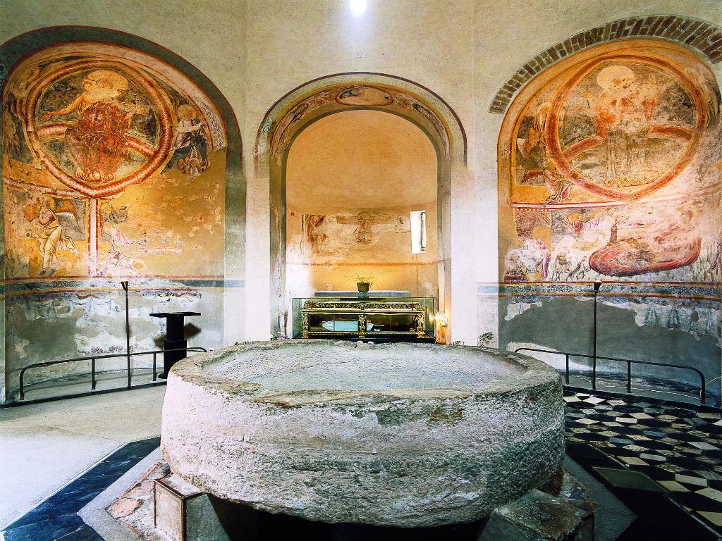 Image 2 - Baptisterium von Riva San Vitale