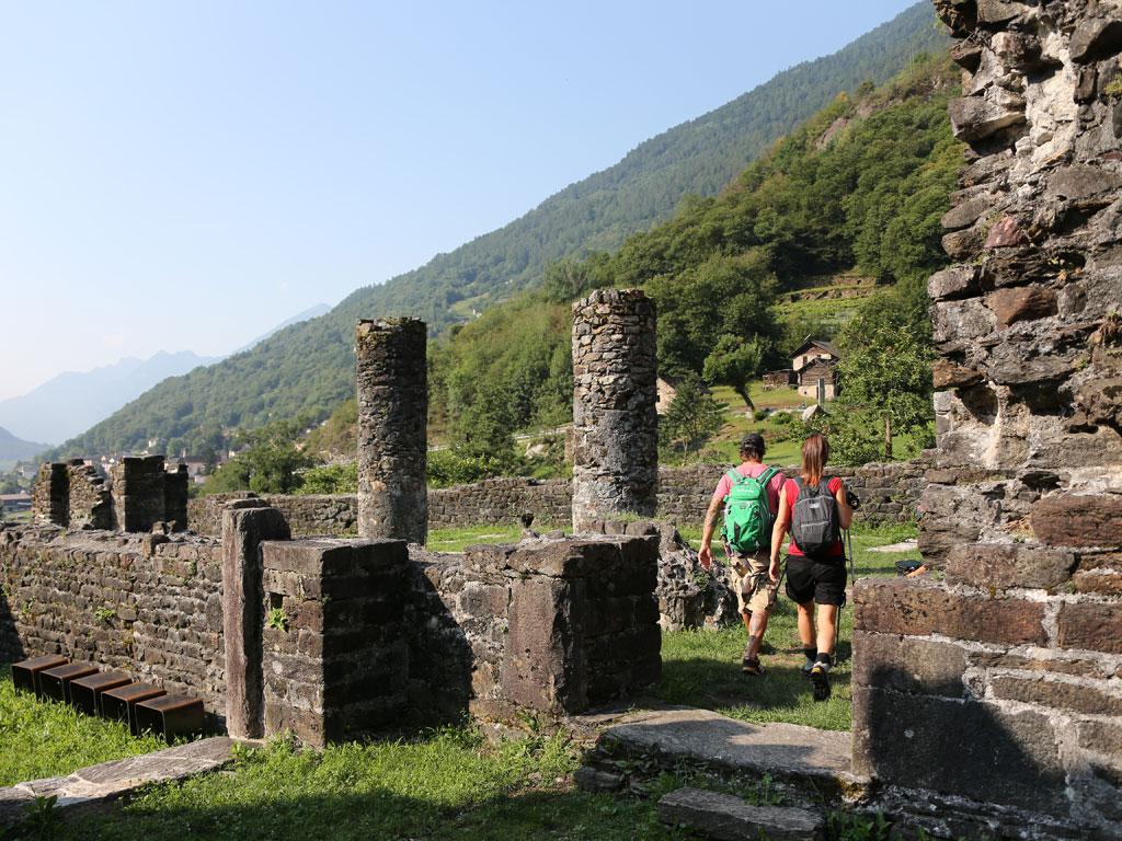 Image 4 - Rovine del Castello di Serravalle