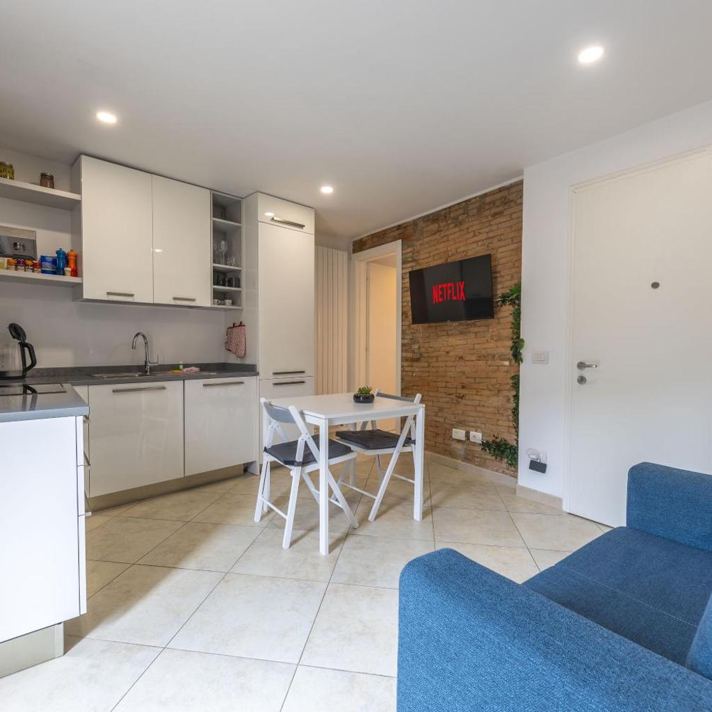 Image 0 - Bella Vista RDA Luxury Apartments vista lago parking