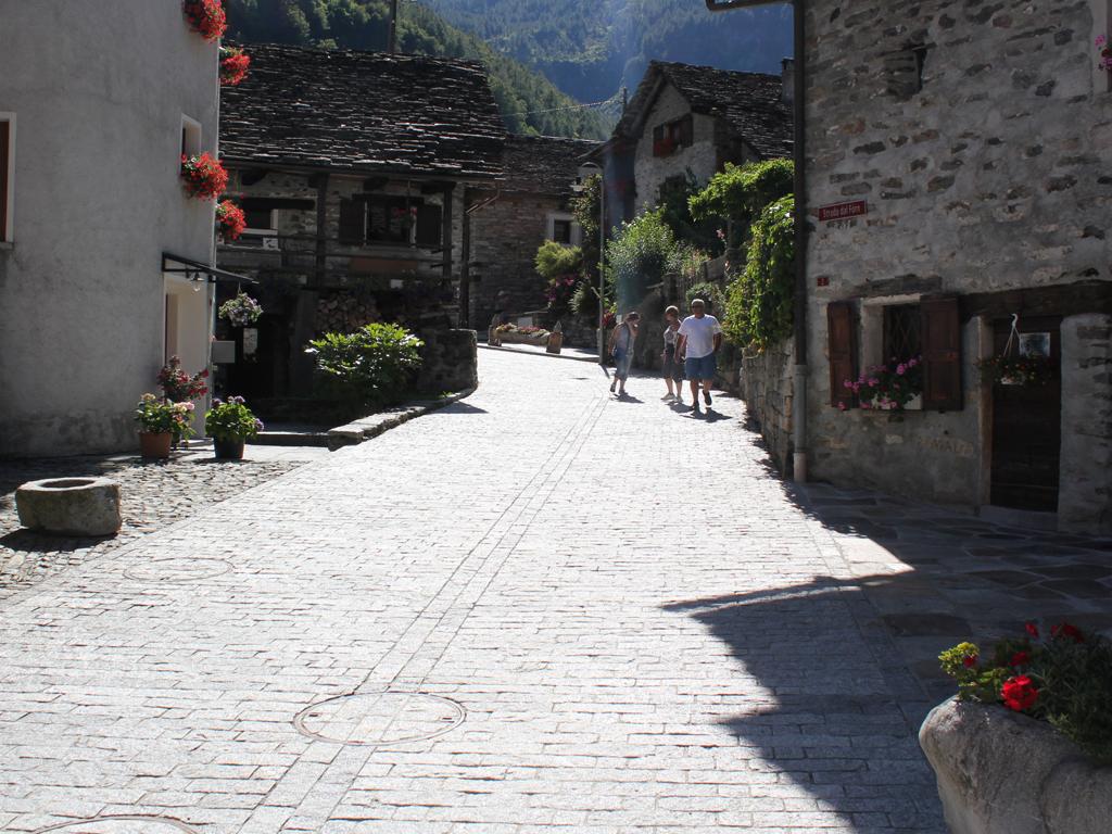 Image 2 - Dorfkern von Sonogno