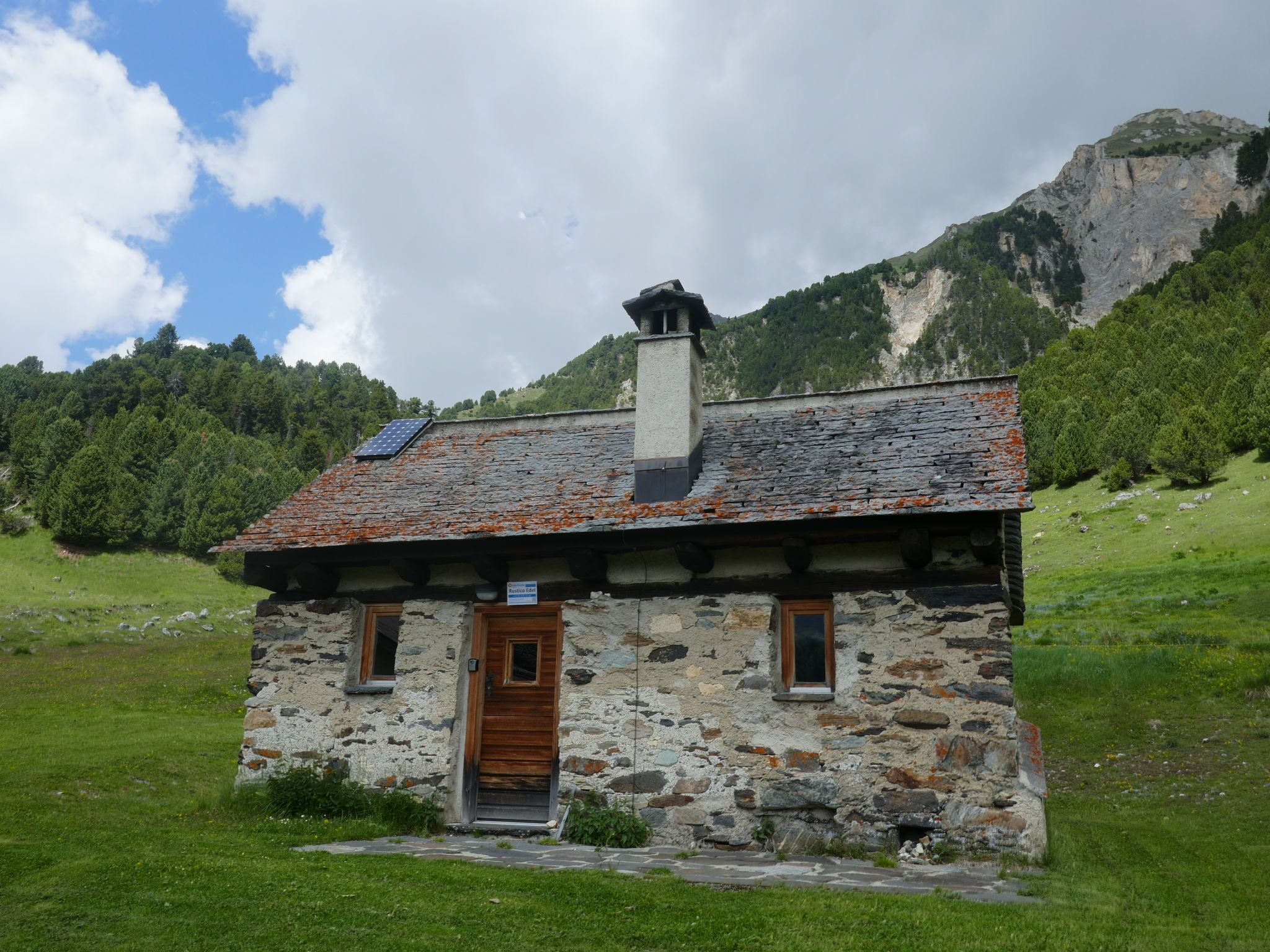 Image 0 - Rustico Edel