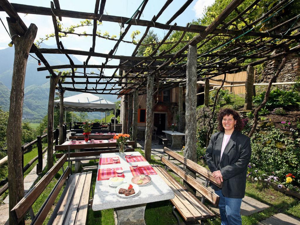 Image 3 - Grotto Canvett