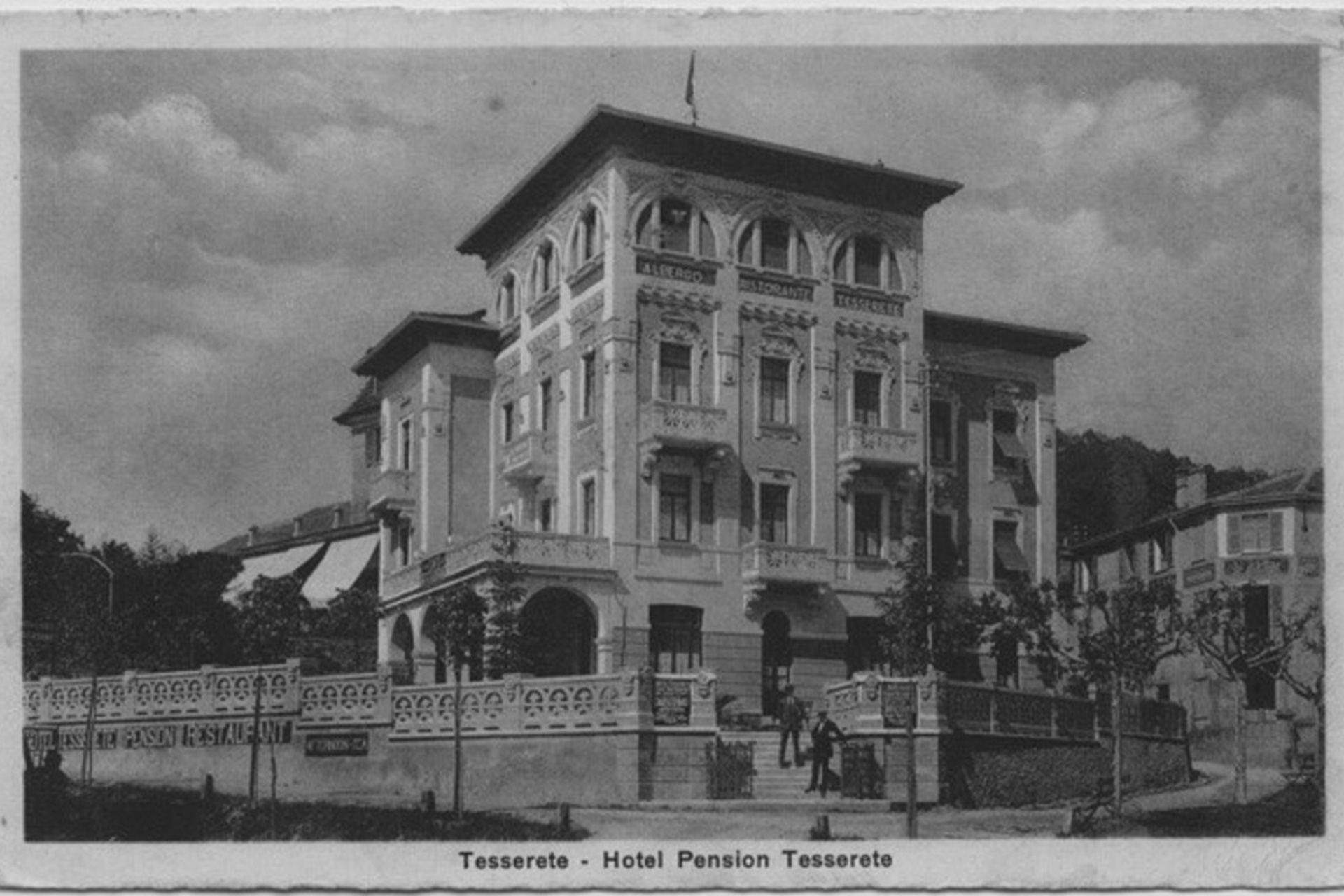 Carousel image 0