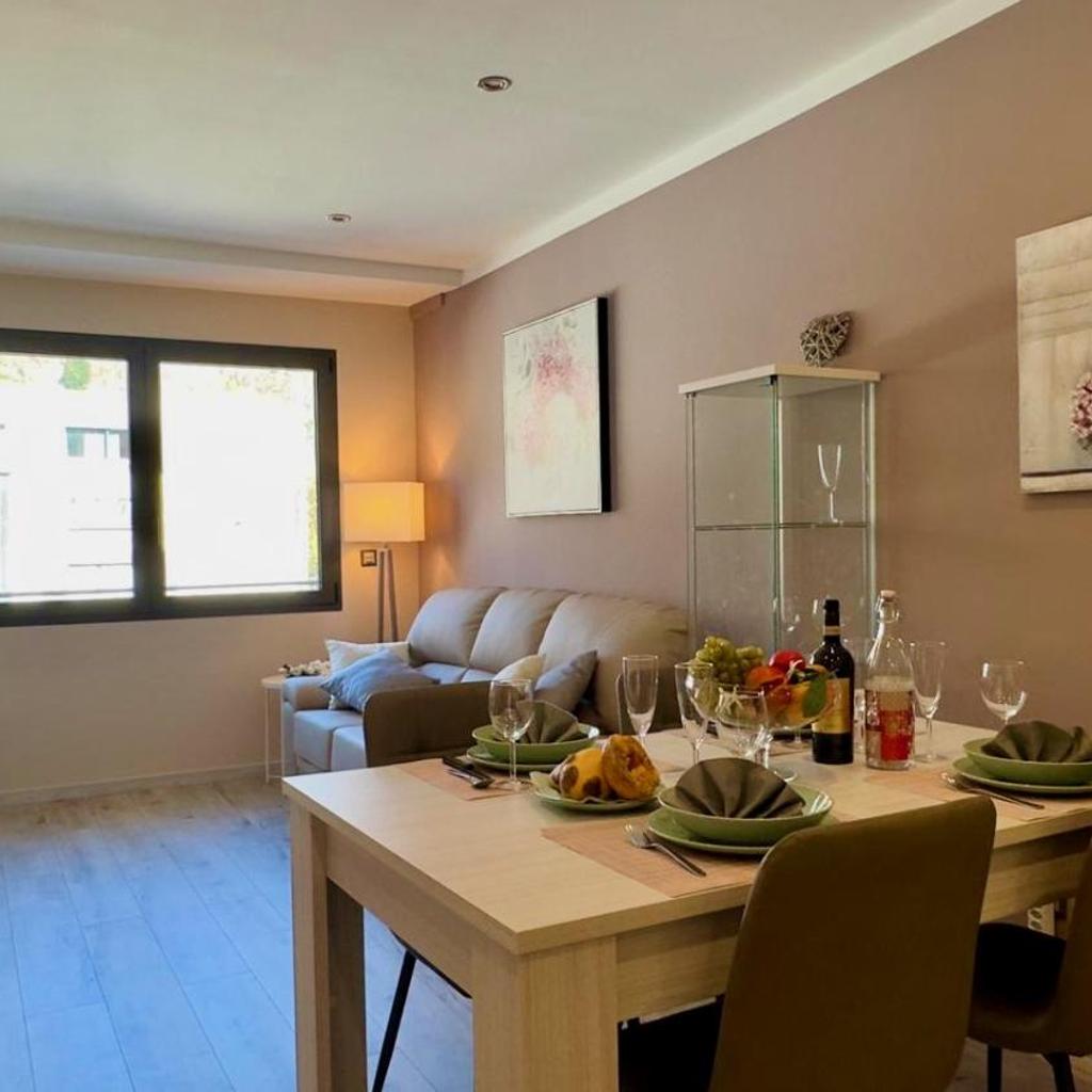 Image 0 - 4 Seasons Apartment