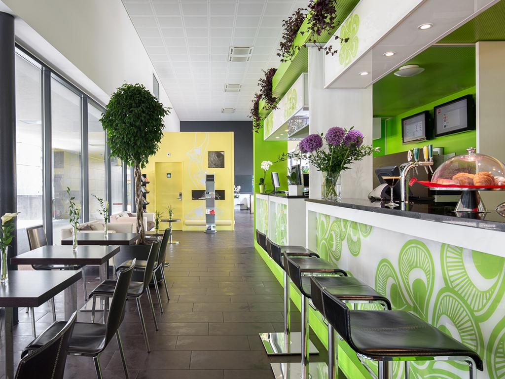 Image 9 - Ibis Locarno