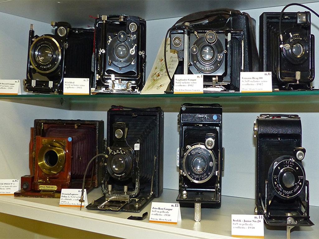 Image 2 - Piccolo Museo della Radio e della Fotografia